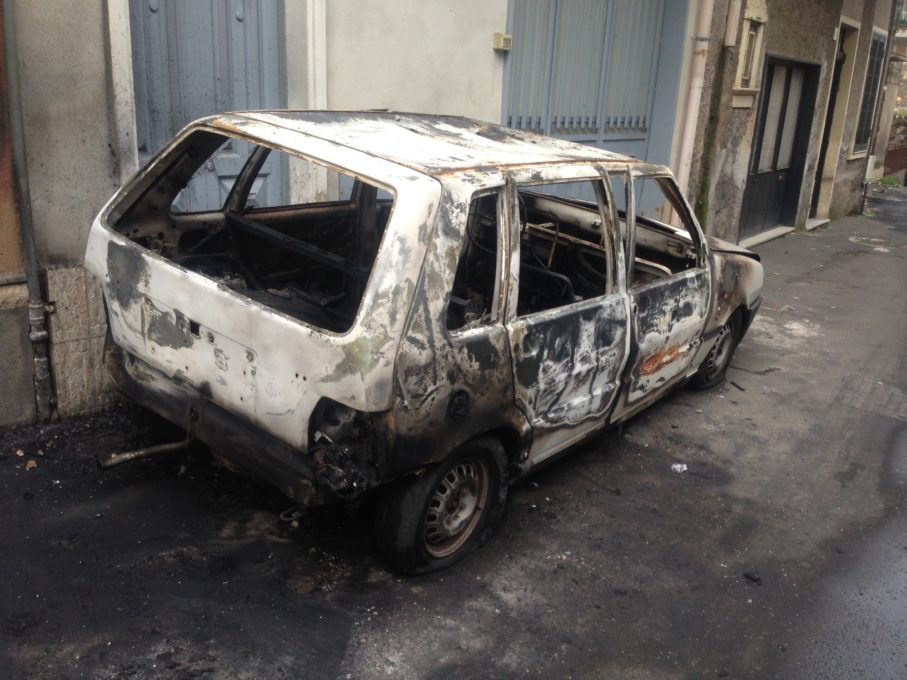 PATERNO': Continua la scia di fuoco - Le foto