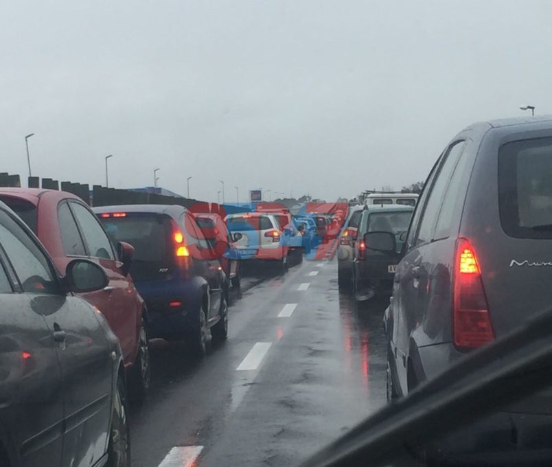 SS 121 TAMPONAMENTO NEI PRESSI DEL CENTRO COMMERCIALE