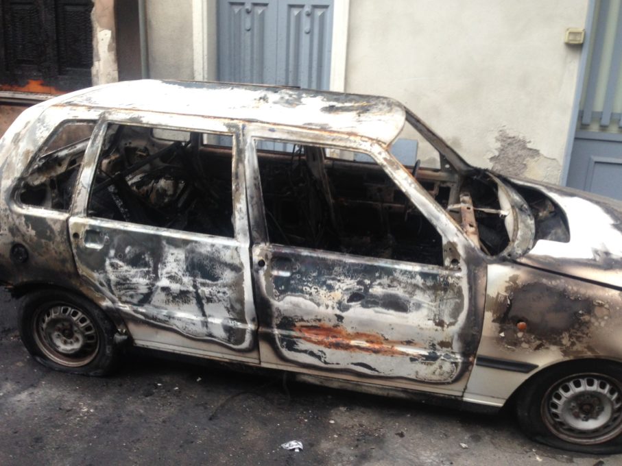 PATERNO': Continua la scia di fuoco - Le foto