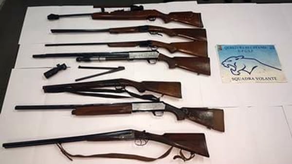 CATANIA: Trovato un borsone con sette fucili rubati