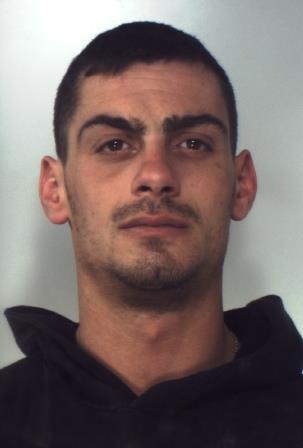 PALAGONIA: Padre e figlio gestivano ”market” della droga, sequestrata droga per oltre mezzo milione di euro.