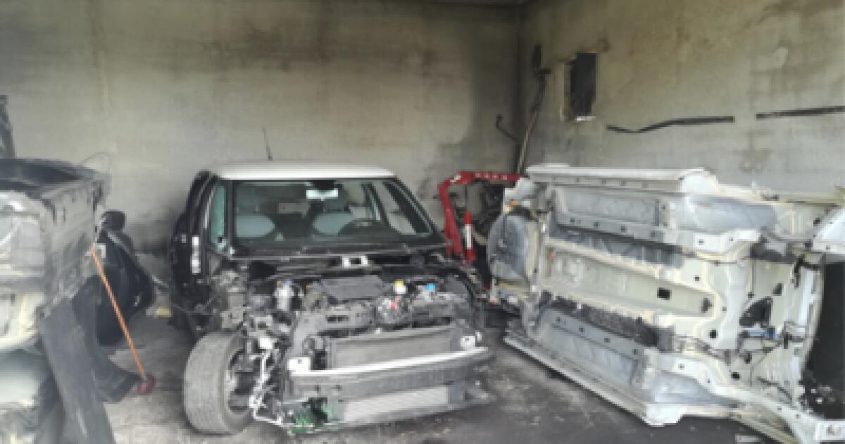 PATERNÓ: Scoperto deposito di auto rubate - 