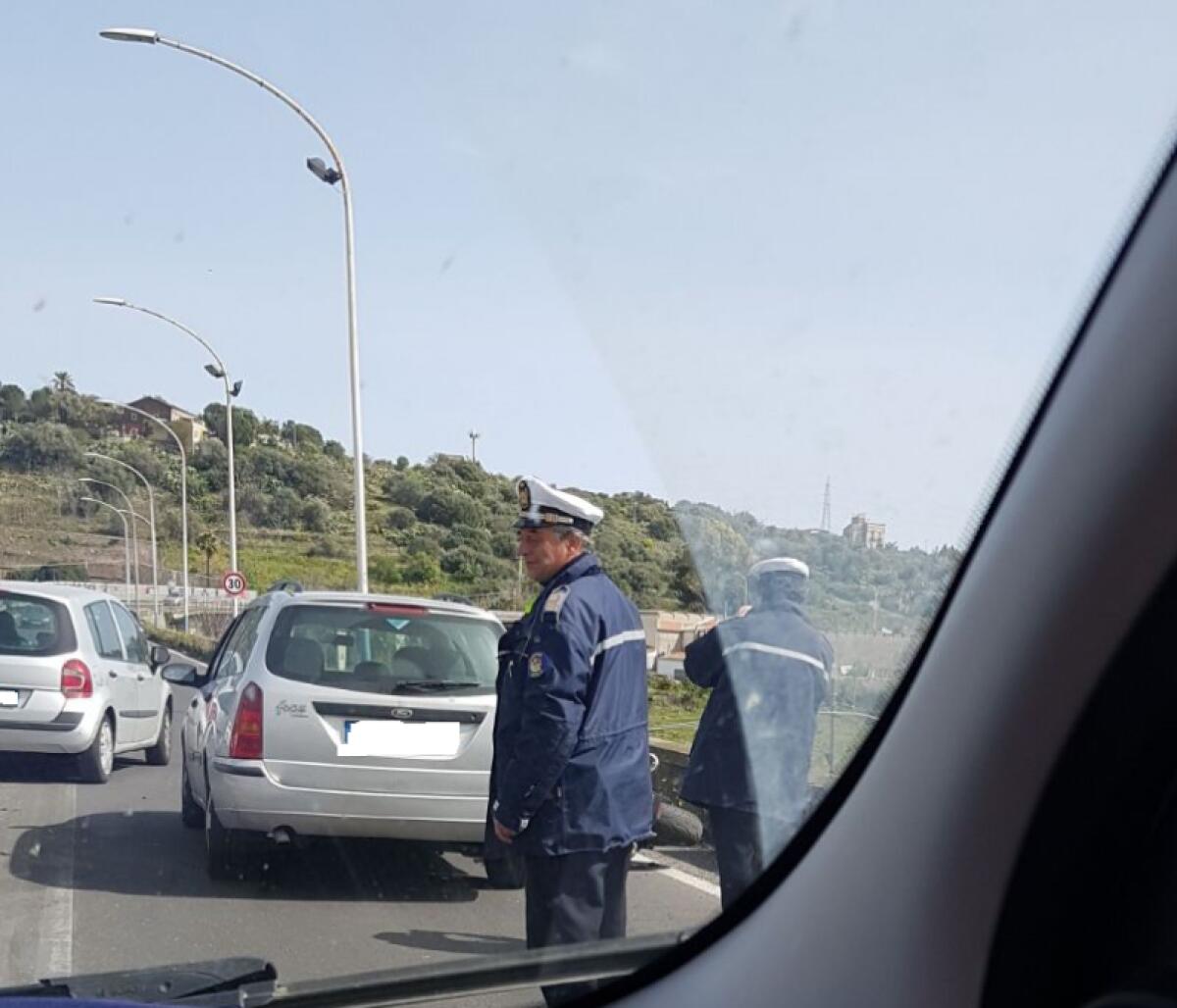 PATERNO': INCIDENTE CORSO ITALIA - VIALE DE PLATANI - 