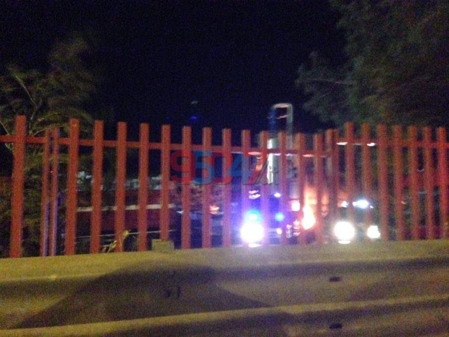 BELPASSO: Vasto incendio in una ditta di smaltimento rifiuti - Le foto