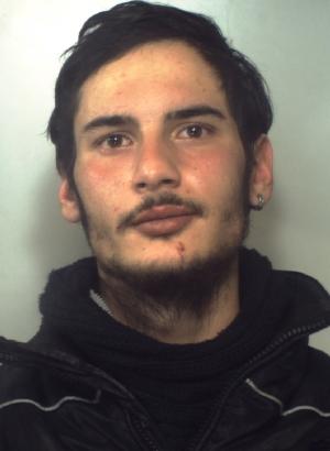 MISTERBIANCO: Evade dai domiciliari, arrestato 22enne