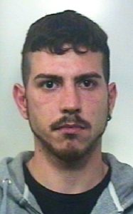 BIANCAVILLA: Droga e soldi nascosti in auto, arrestato 24 enne