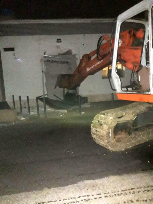 CATANIA: Commando tenta “spaccata” alla zona industriale, arrestate otto persone