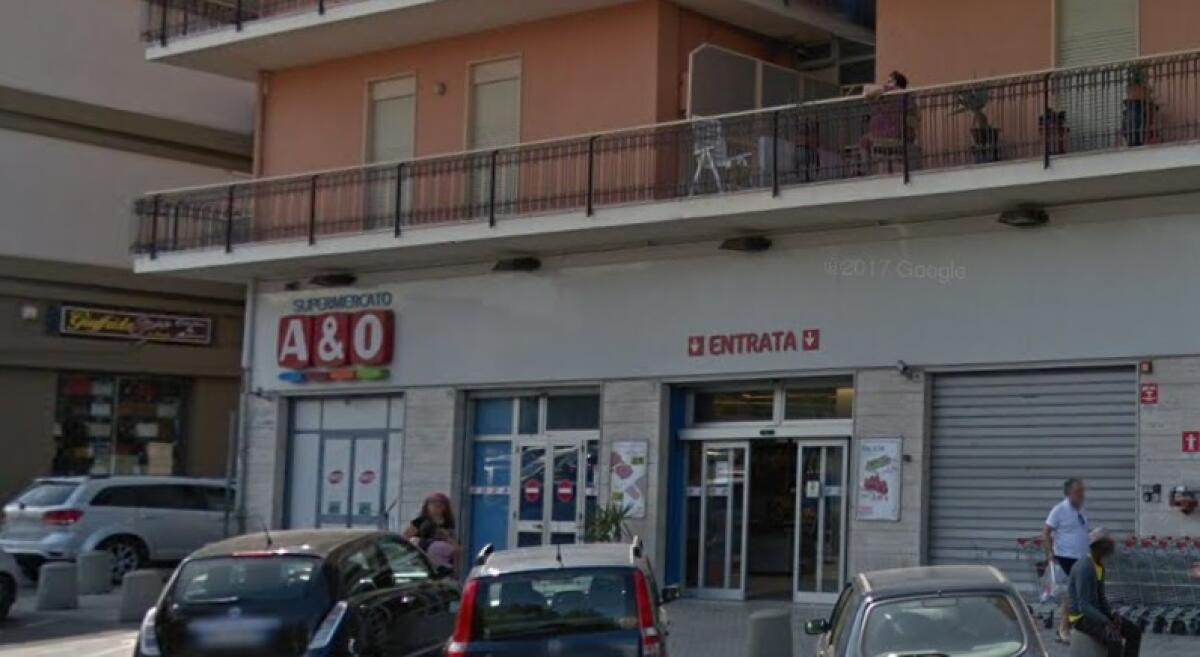 PATERNO': Rapina all'A&O - 