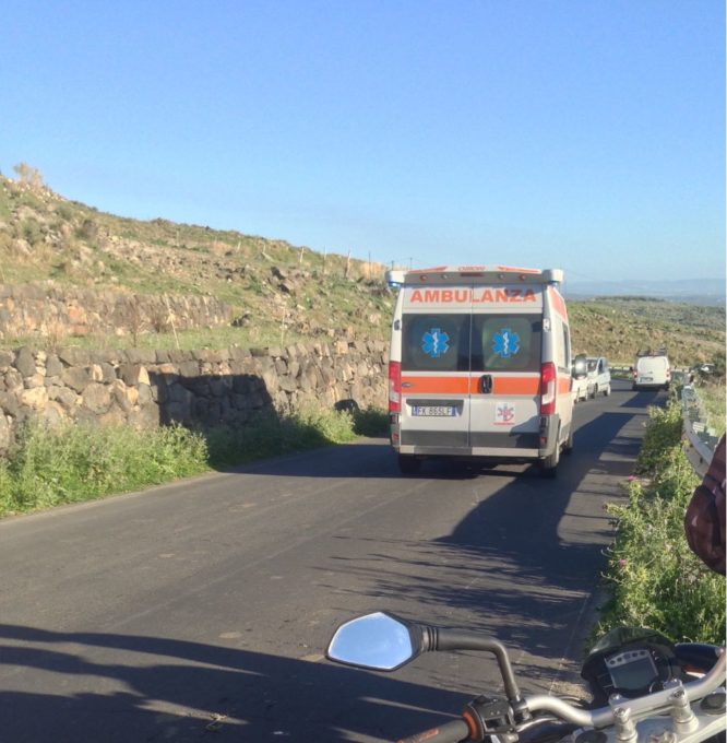 ADRANO: Incidente autonomo in moto, un ferito