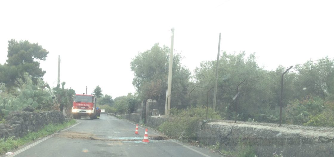 BELPASSO: Auto si ribalta