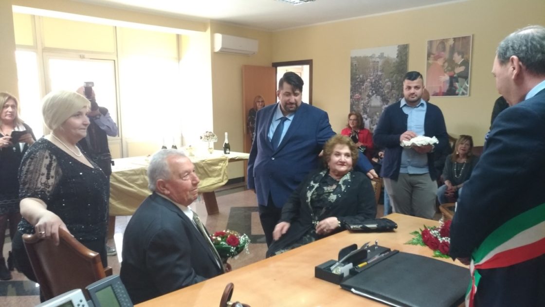 PATERNO': I 50 ANNI DI MATRIMONIO DI MARIO E ROSALIA