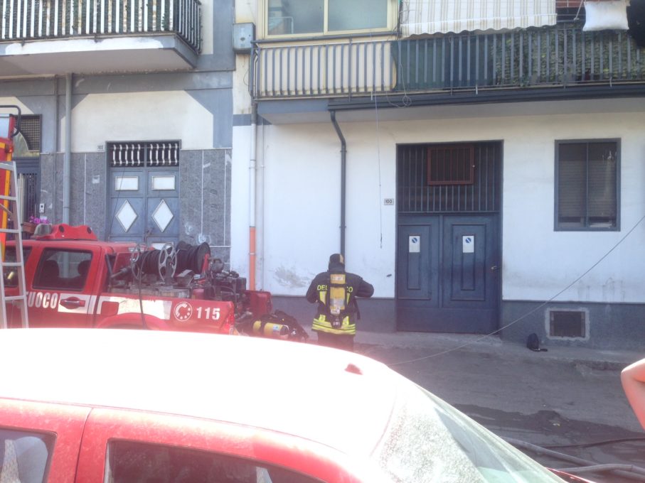 PATERNO': Incendio in una casa di corso Sicilia