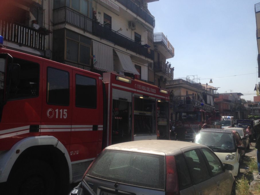 PATERNO': Incendio in una casa di corso Sicilia