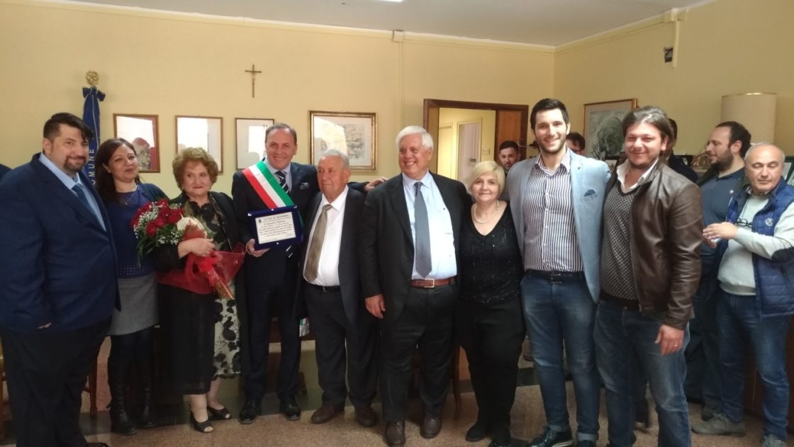 PATERNO': I 50 ANNI DI MATRIMONIO DI MARIO E ROSALIA