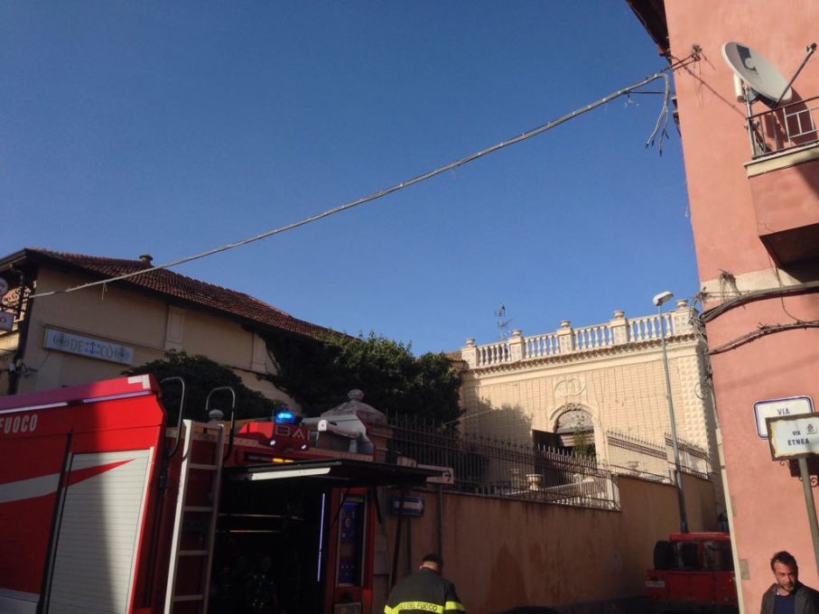 NICOLOSI: INCENDIO DANNEGGIA RISTORANTE