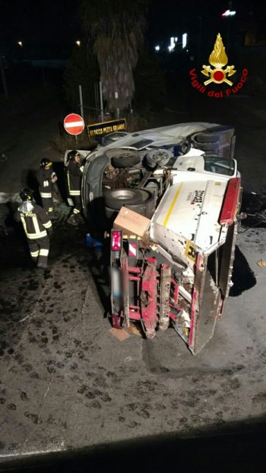 CATANIA: Grave incidente nella zona industriale - le foto