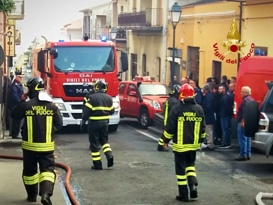 NICOLOSI: INCENDIO DANNEGGIA RISTORANTE