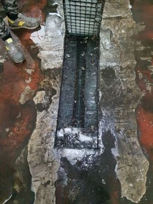 CATANIA: Sfruttavano bambino in autolavaggio e versavano liquami nel sottosuolo: indagate due persone