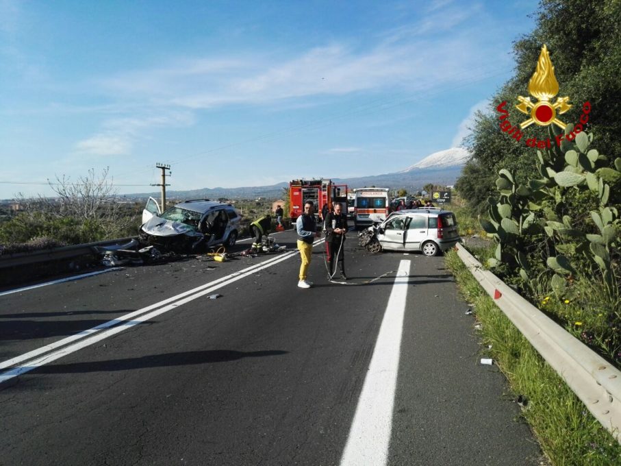 PATERNO': GRAVISSIMO INCIDENTE SULLA SS284 MUORE UNA 43ENNE DI BIANCAVILLA