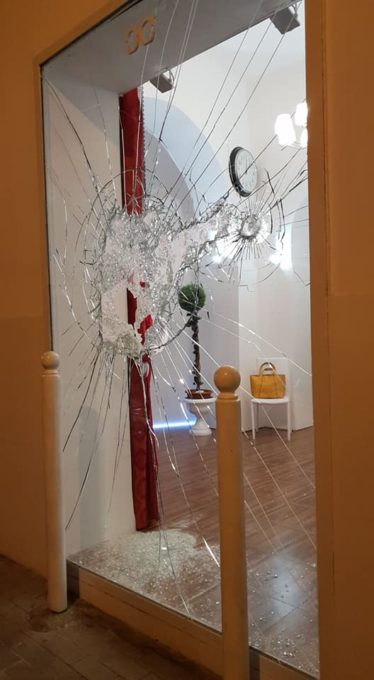 PATERNO': Furto in atelier abiti da sposa