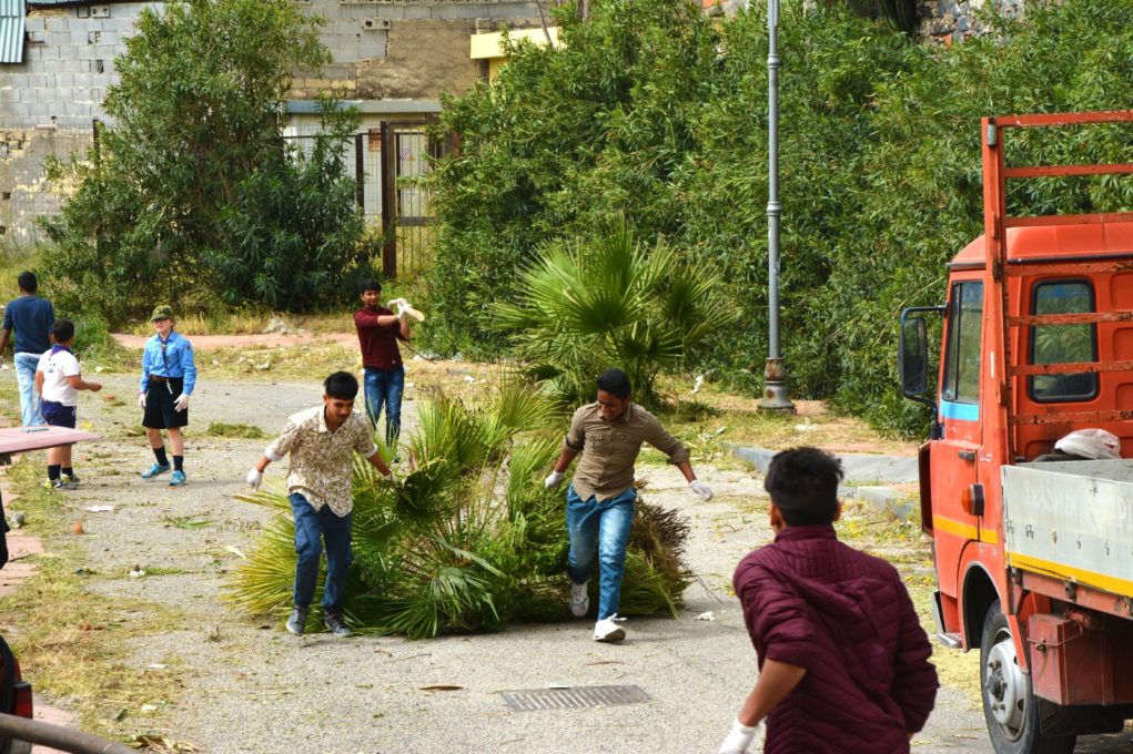PATERNO':Il gruppo scout agesci Paternò 3 adotta piazza La Russa - FOTO