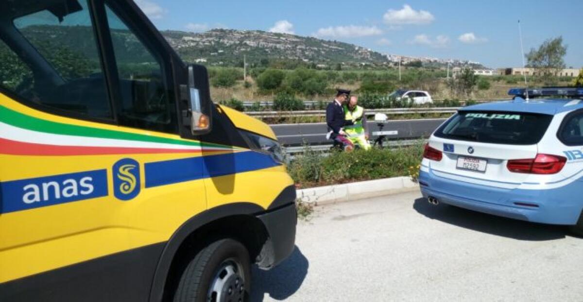 Un nuovo autovelox sulla Catania-Siracusa: stamattina la consegna da Anas alla Polizia Stradale - 