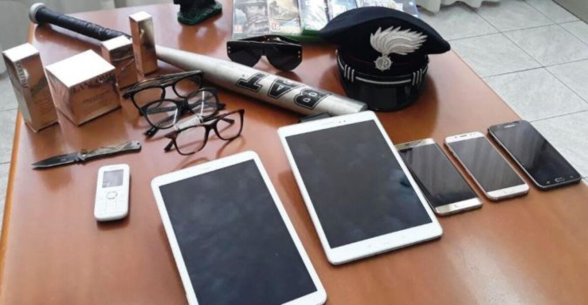 VALVERDE: Denunciata famiglia, per ricettazione e porto abusivo di armi - 