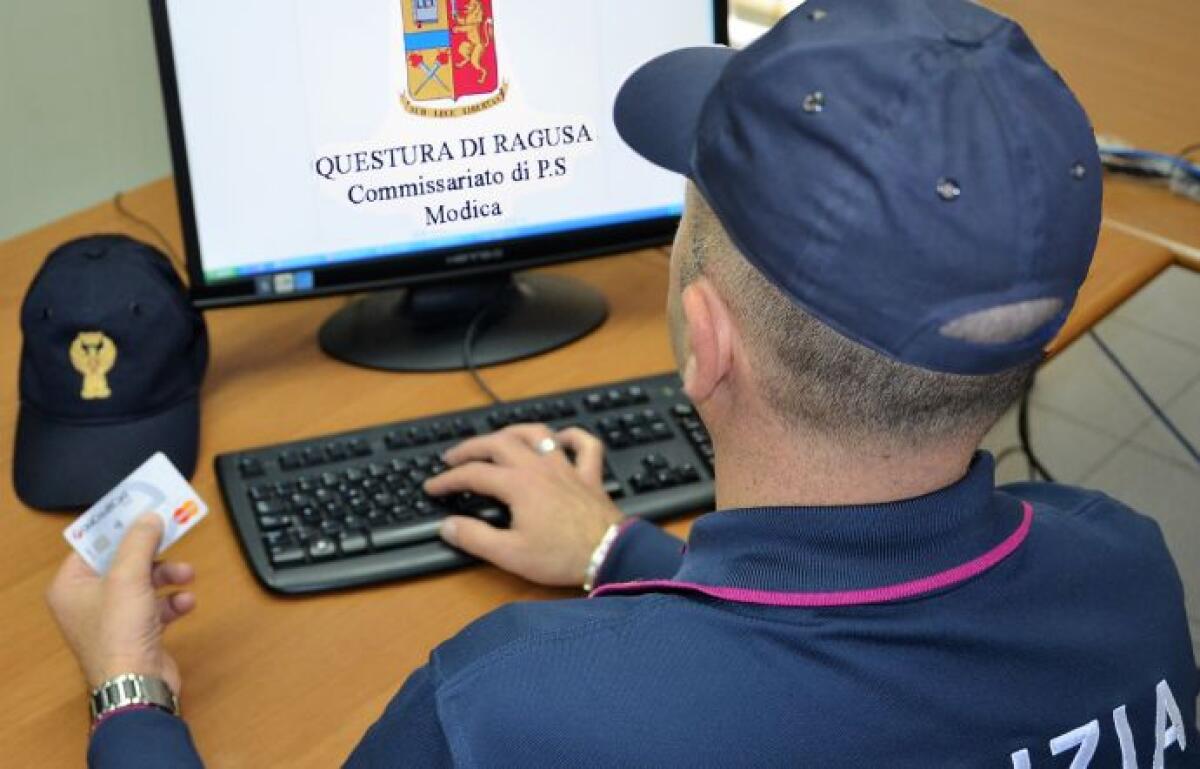 MODICA: Assegni clonati e merce inesistente, 12 persone denunciate - 