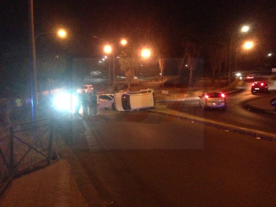 PATERNO': SCONTRO CON RIBALTAMENTO IN VIA CONVENTO