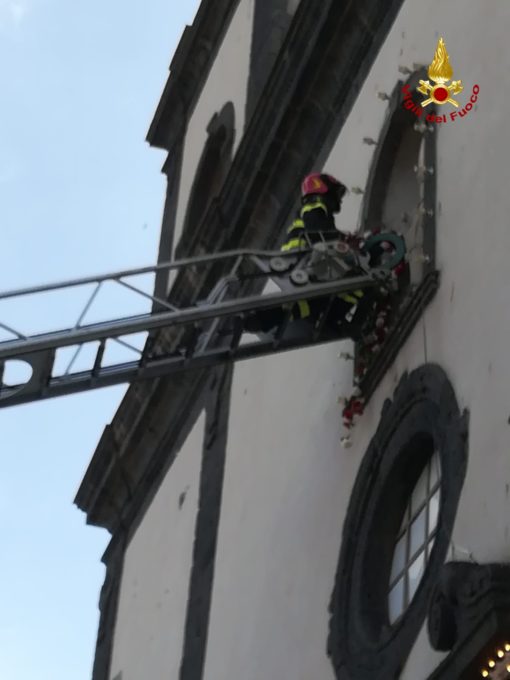 PEDARA: Omaggio floreale dei Vigili del fuoco a S.Antonio Abate - LE FOTO