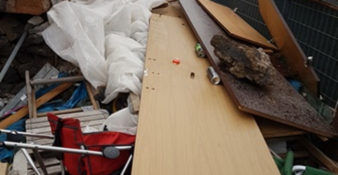 CATANIA: Sgomberata baracca abusiva, era la casa di 7 persone (tre bambini) senza luce né acqua