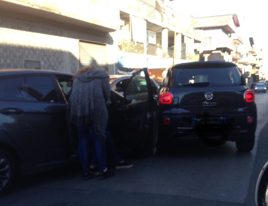 PATERNO': Incidente stradale tra due auto in via Sardegna