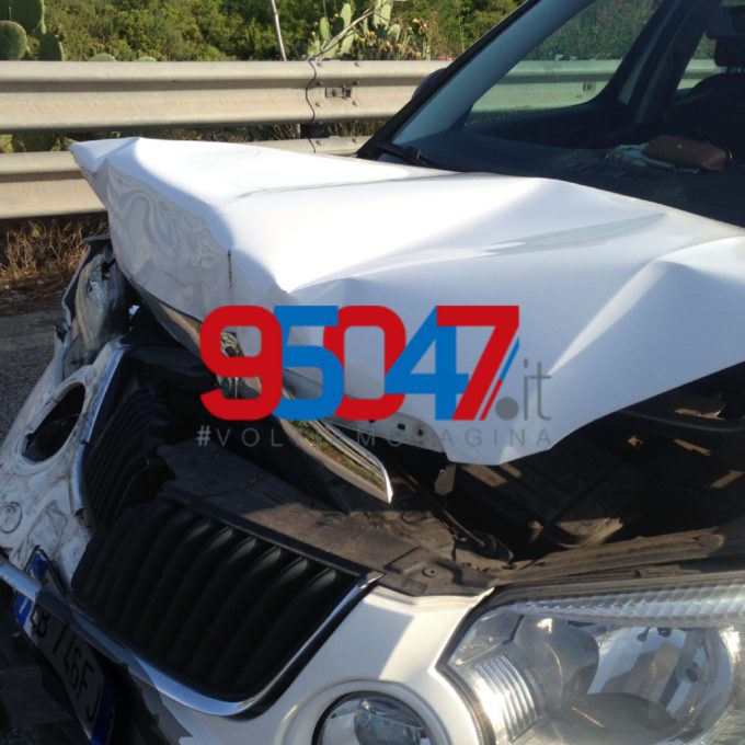 PATERNO': INCIDENTE IN VIA MONGIBELLO