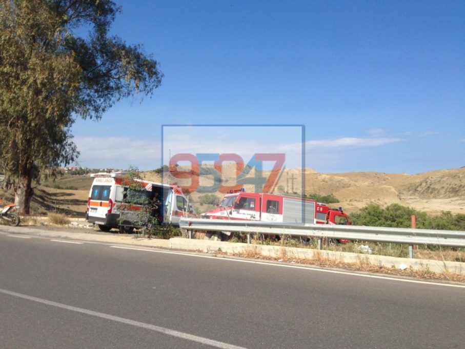 MISTERBIANCO: Motociclista finisce in fondo ad un dirupo, salvato dai VVF di Paternò e SAF