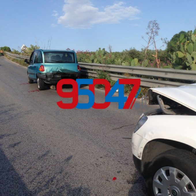 PATERNO': INCIDENTE IN VIA MONGIBELLO