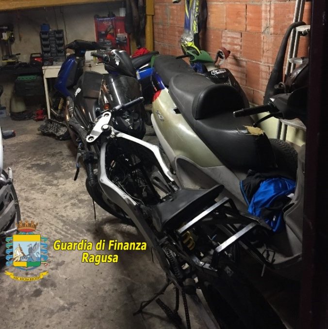 RAGUSA: Sequestrata officina totalmente abusiva, multe anche a chi faceva riparare i propri mezzi