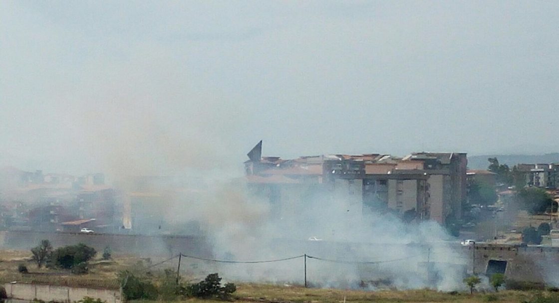 PATERNO’ INCENDIO DI STERPAGLIE – FOTO