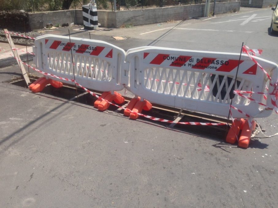 RUBATE LE GRATE IN CONTRADA GIACONIA