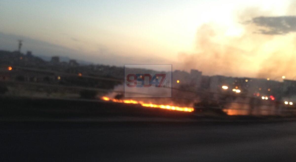 PATERNO':  INCENDIO DI STERPAGLIE AL CORSO ITALIA. INTERVENTO DEI VIGILI DEL FUOCO - 