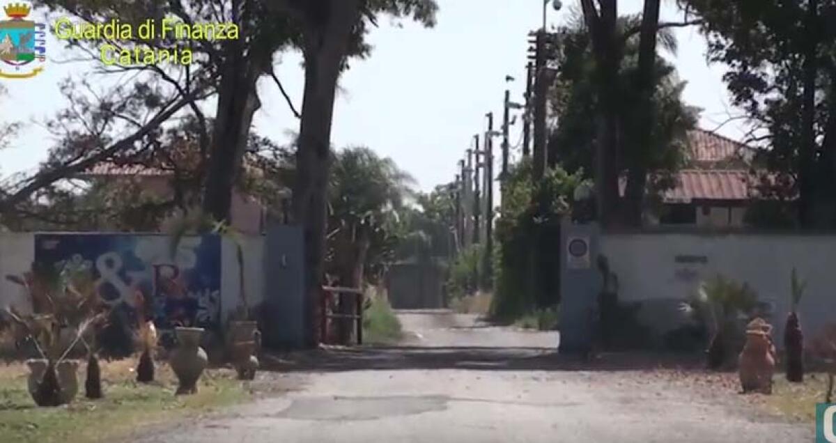 CATANIA: Fatture false per 14 milioni di euro, ai domiciliari padre e figlio - 