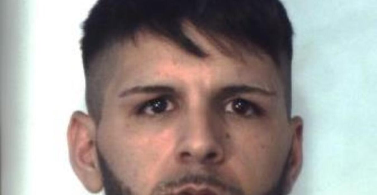 BIANCAVILLA: Aveva rubato gioielli e armi in un’abitazione, Catanese in manette - 