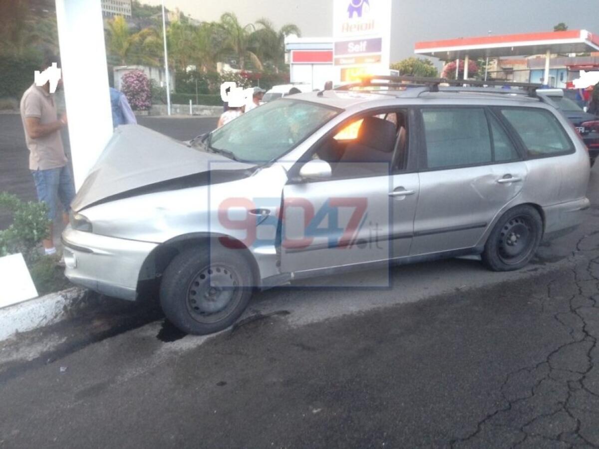 PATERNÒ SCOPPIA LITE DOPO INCIDENTE STRADALE - 