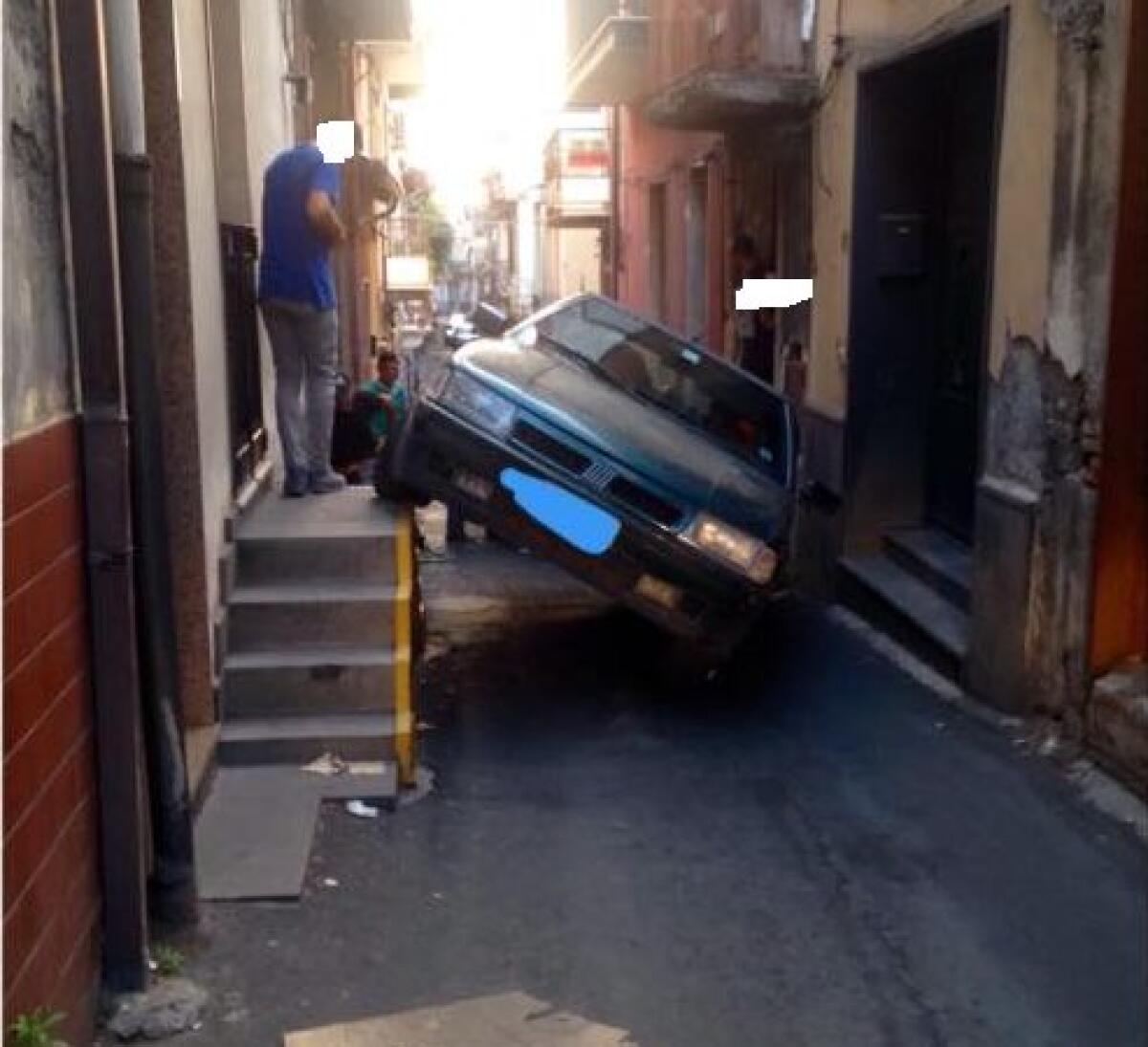 PATERNO': TRIAL IN VIA DUCA DEGLI ABRUZZI - 