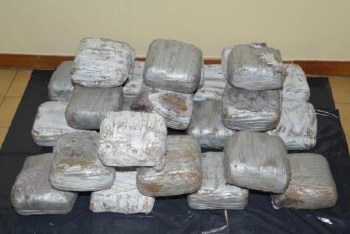 ROMA: Finto prete arrestato a Fiumicino, nascondeva 3 kg di eroina - 