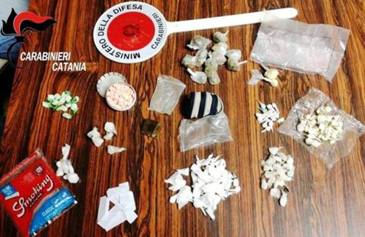 CATANIA: Rave party da “sballo” alla plaja. I Lupi si imbucano tra i giovani arrestando spacciatore - 