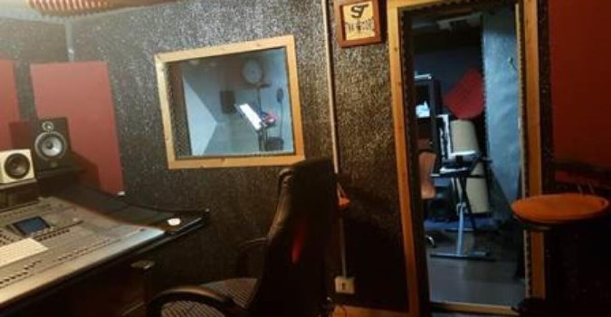 CATANIA: Scoperto un appartamento d’edilizia popolare trasformato in una sala di registrazione - 