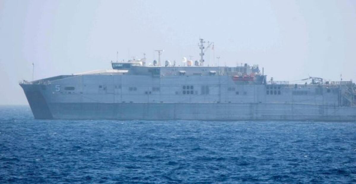 Augusta, nave Usa senza celle frigorifere abbandona 12 cadaveri in acqua: “urgente attraccare, necessaria assistenza immediata” - 