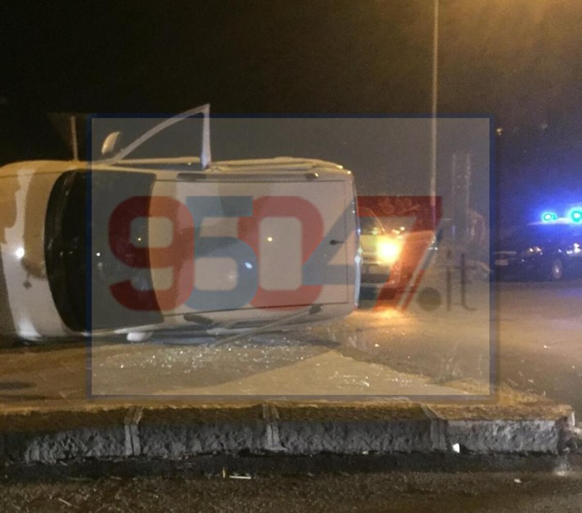 PATERNO': INCIDENTE CON RIBALTAMENTO IN VIA CONVENTO - 