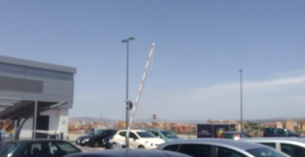 PATERNO': LIDL L PARCHEGGIO DEL SUPERMERCATO DIVENTA PRIVATO, PERICOLO MULTE - 