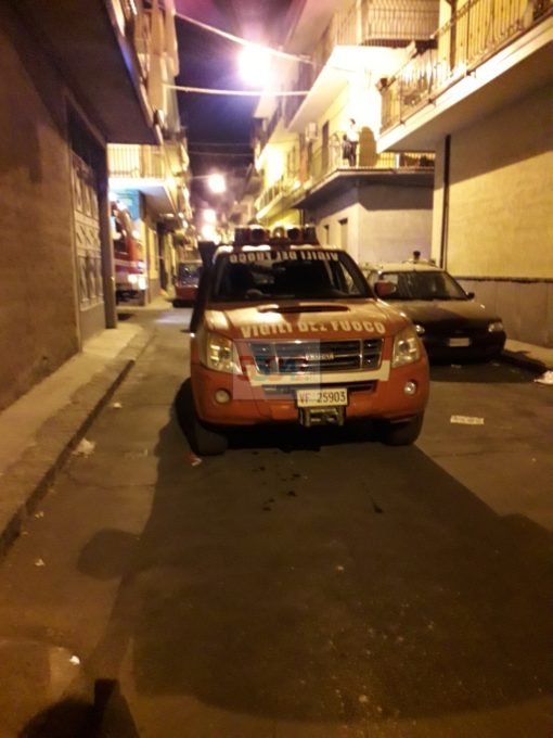 PATERNO’: VIA REGGIO, SI APRE VORAGINE IN STRADA – LE FOTO